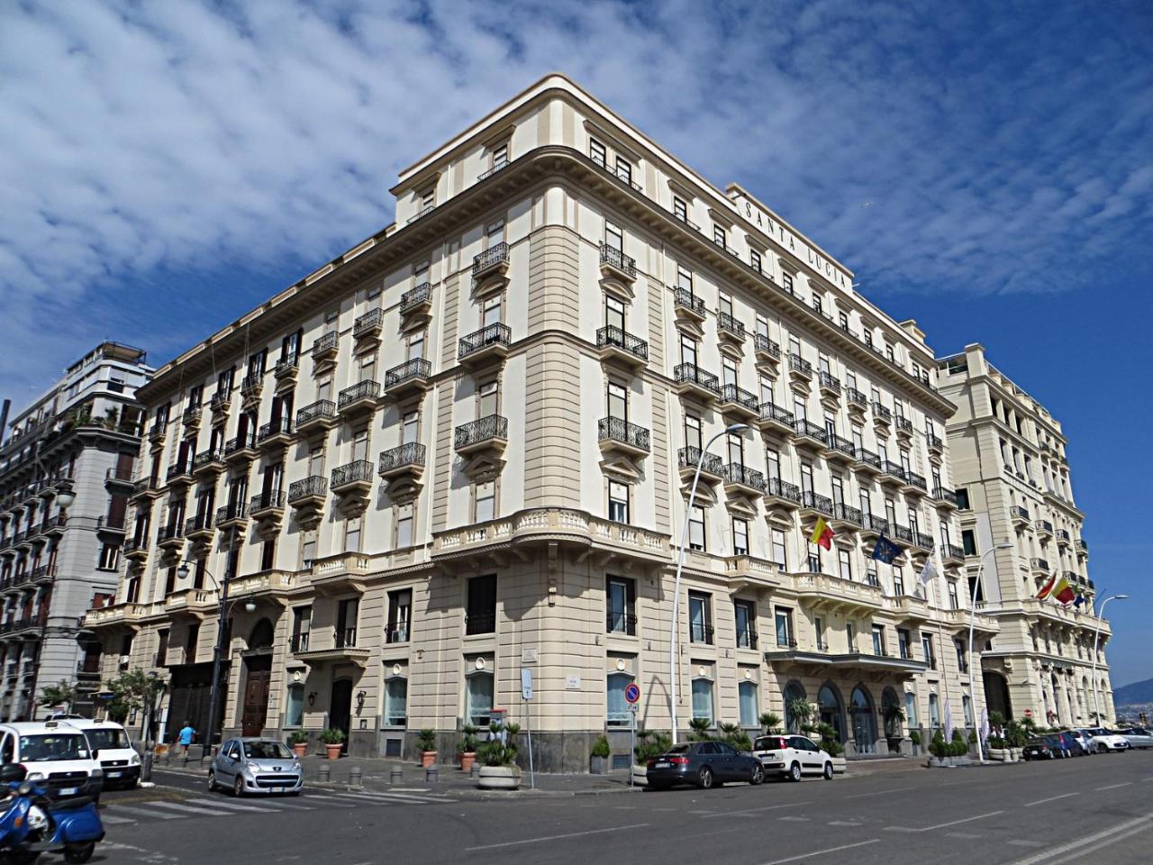 Santa Lucia I - Bh 37 * Naples